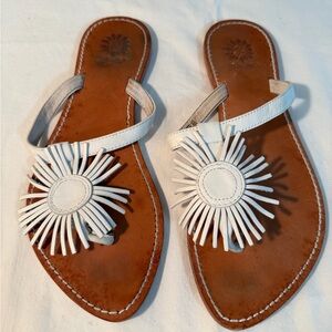 Yellow Box White Leather Thong Sandals – Size 6.5